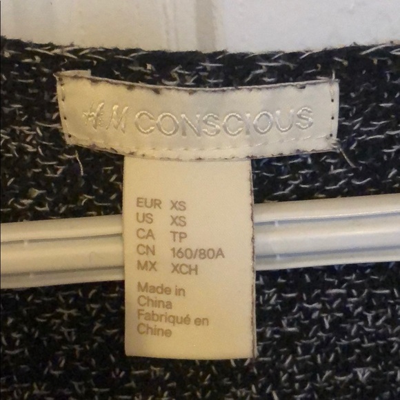 H&M Conscious V Neck Marled Sweater - Picture 7 of 11